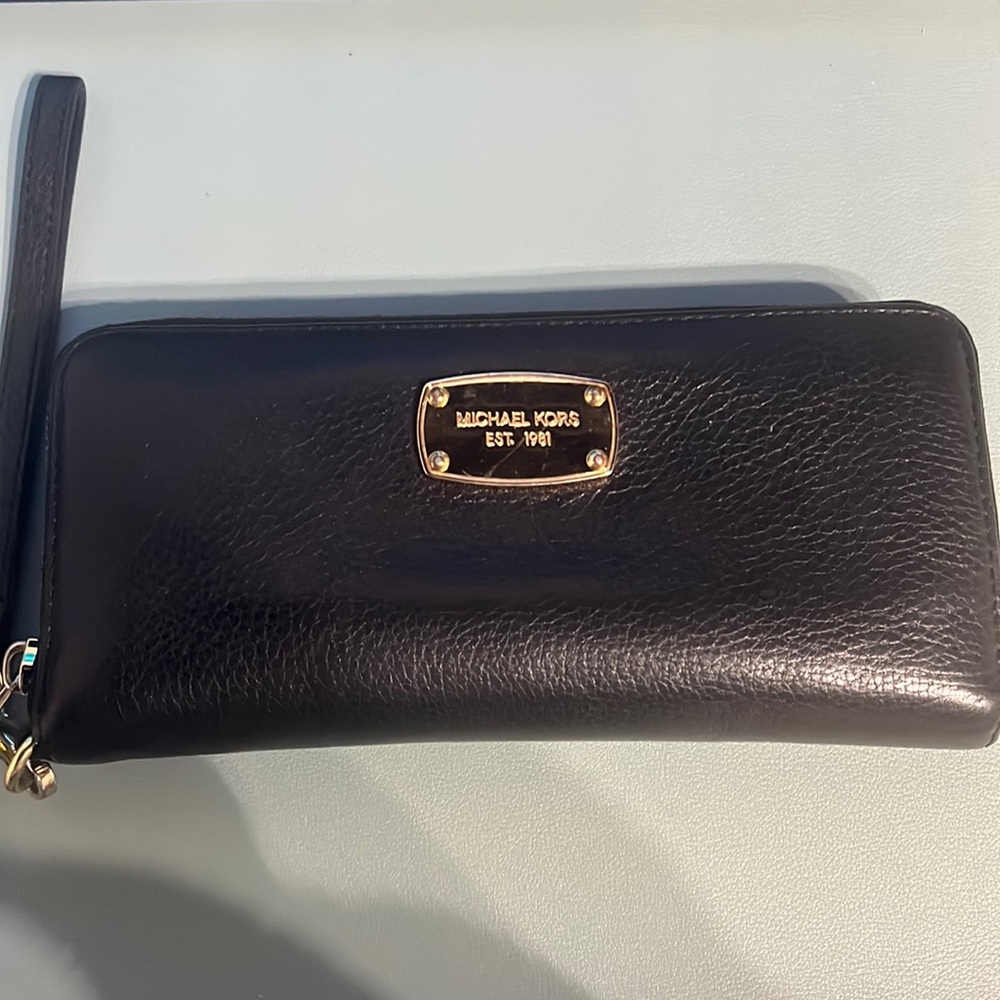 Black Michael kors wallet